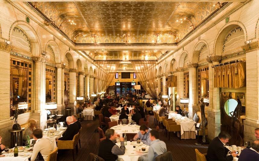 Nhung nha hang gan hai the ky hinh anh