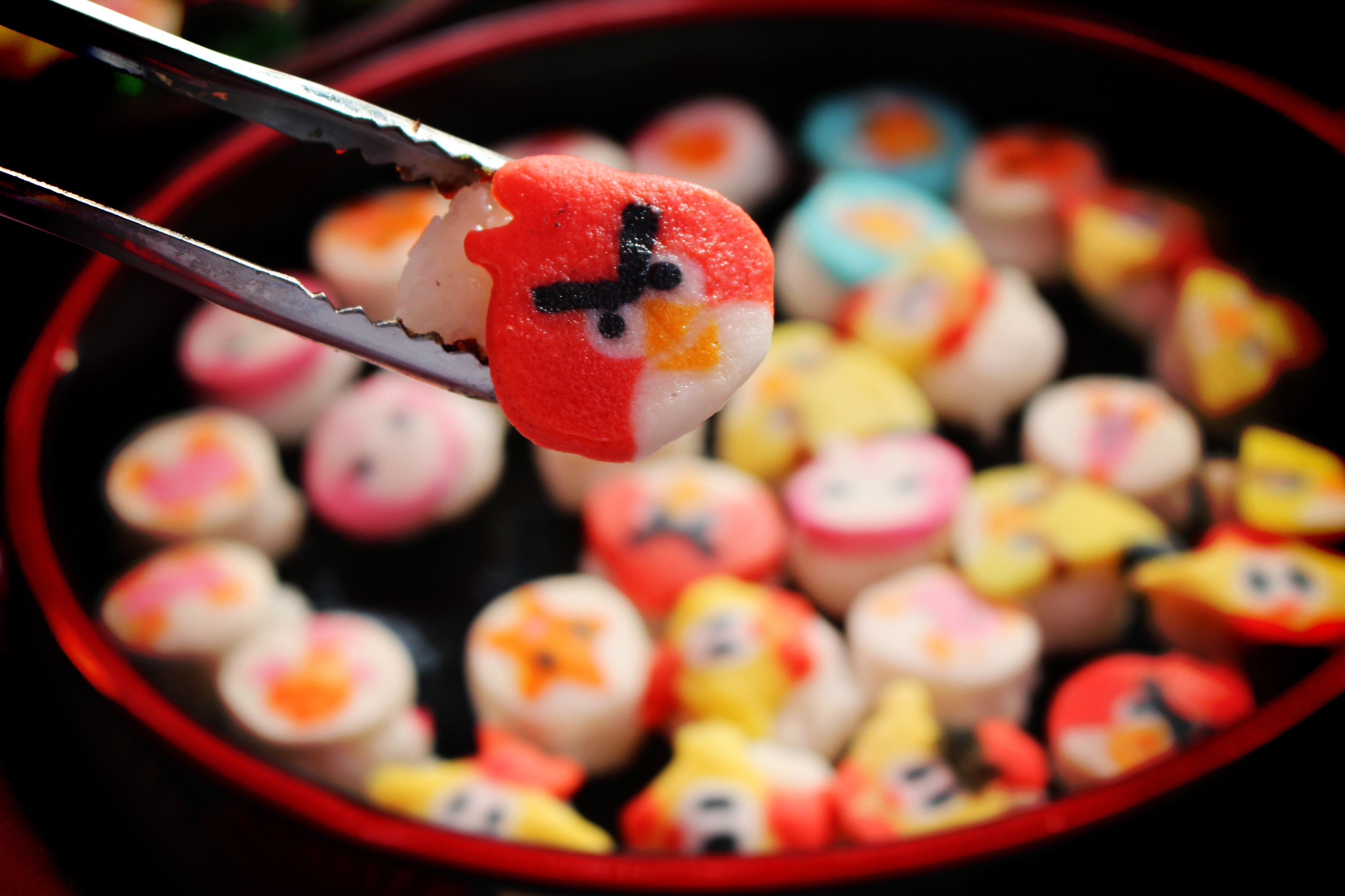 Sushi hoat hinh gia 5.000 dong hut khach hinh anh