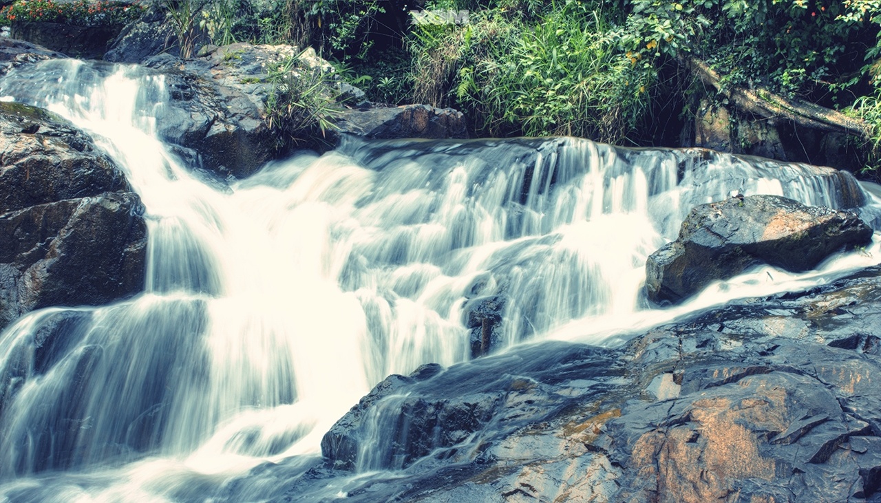 5 thac va 1 cao nguyen nen ghe khi den thanh pho ngan hoa hinh anh