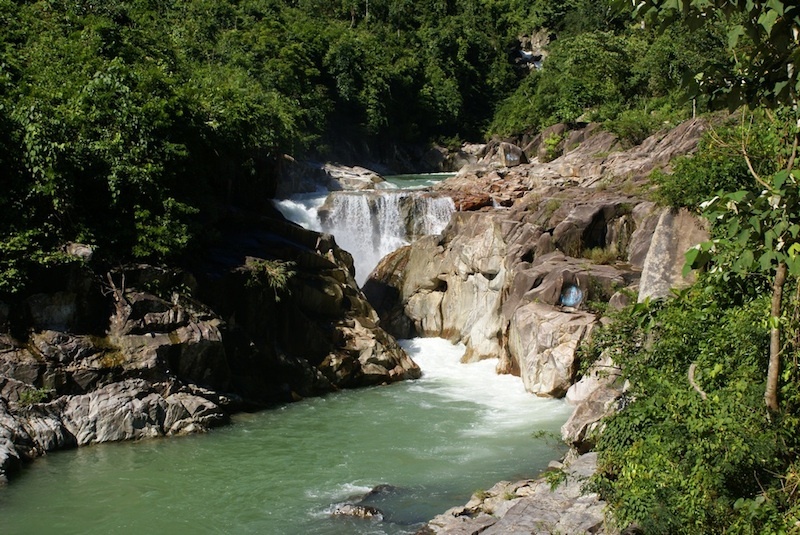 Nhung ngon suoi noi tieng cua du lich Viet hinh anh