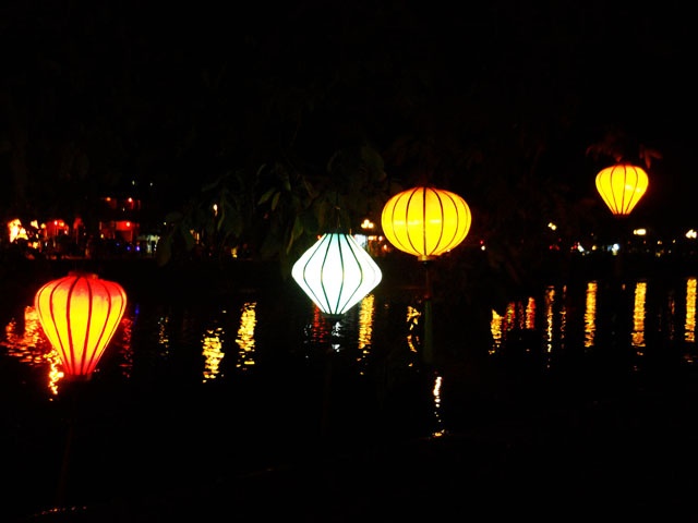 Lang man den long pho co Hoi An hinh anh