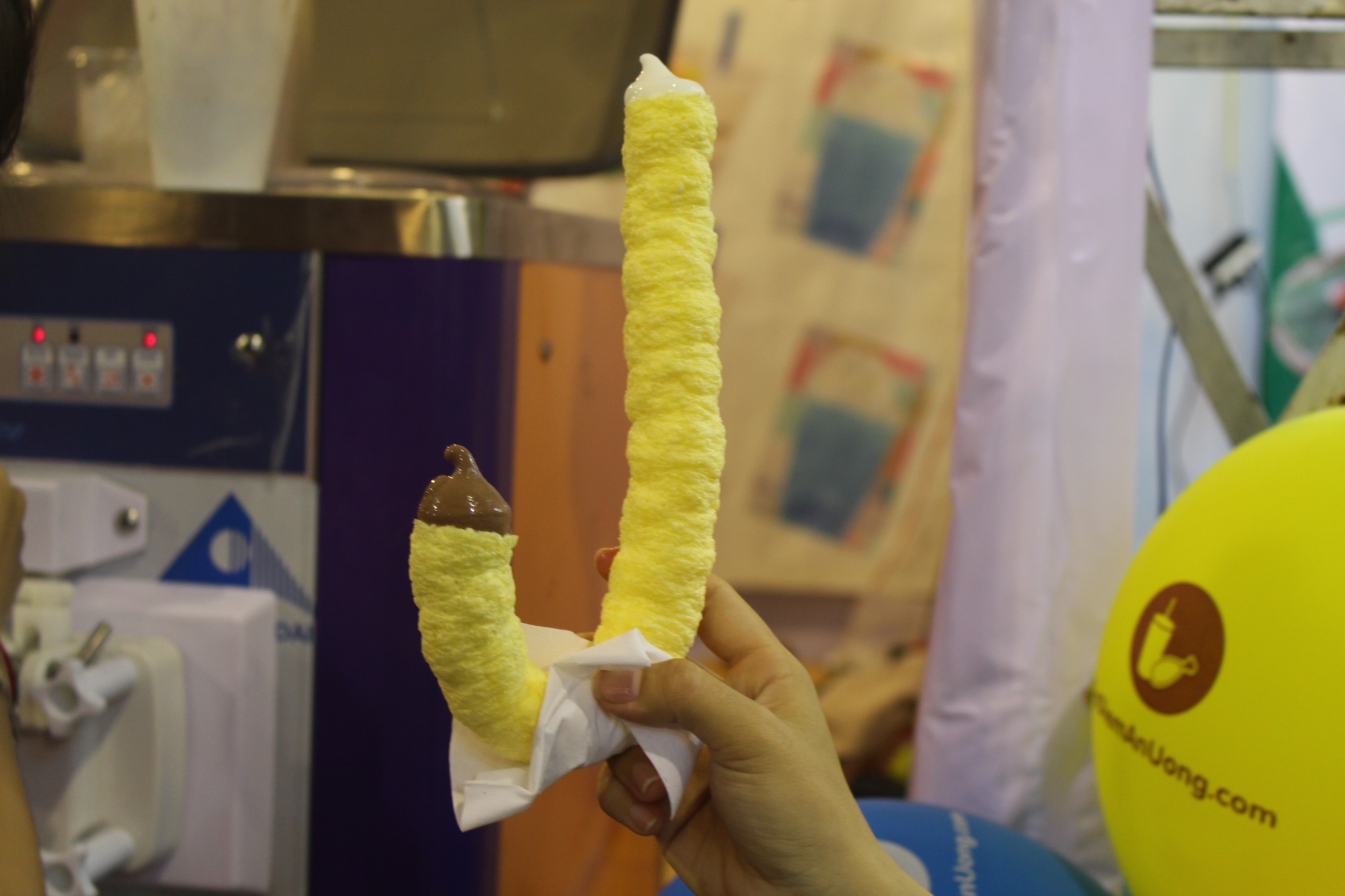  Kem ống Hàn Quốc gây tò mò không kém với hình dáng ngộ nghĩnh. 