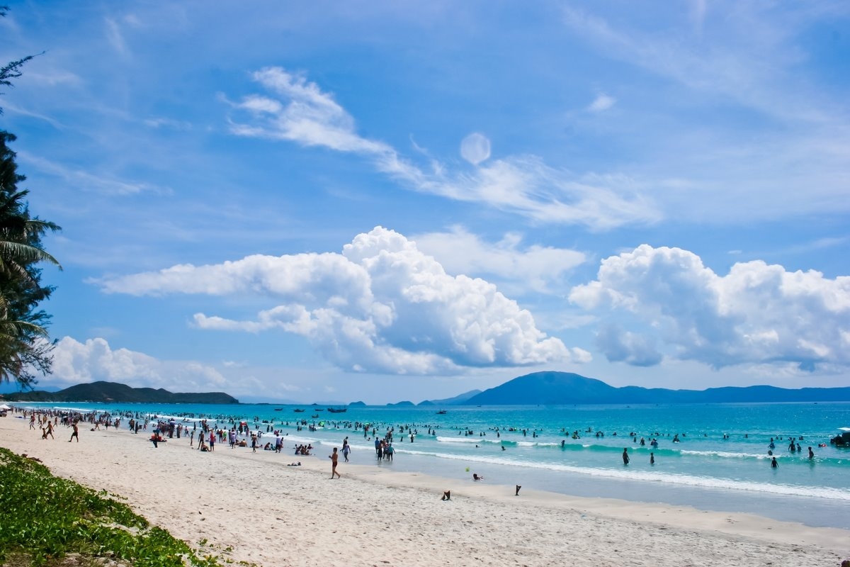 Nhung bai bien dep nen den vao mua he hinh anh