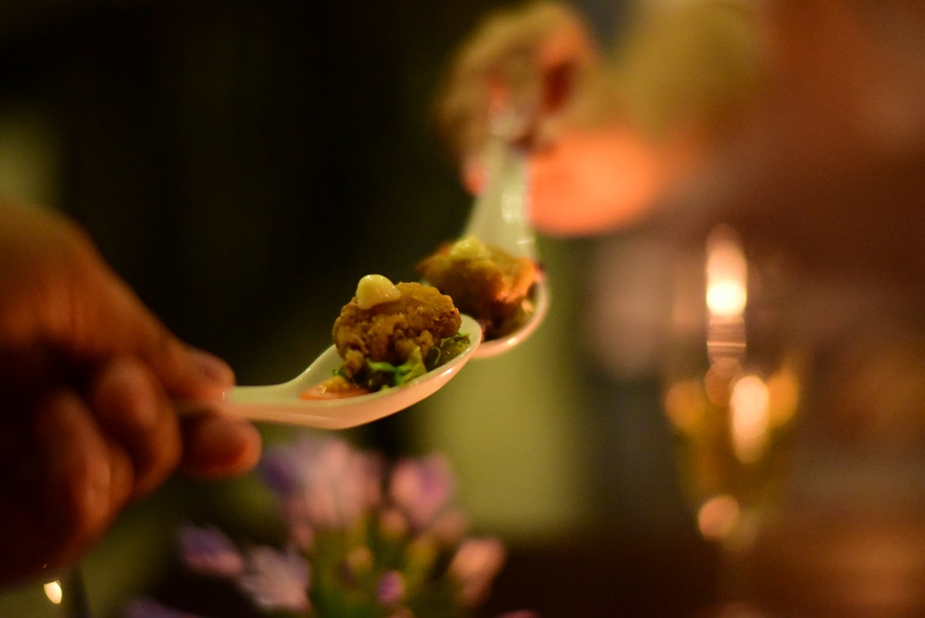  Đánh mạnh vào khách tham quan phố đị bộ, chủ quán cũng cho biết She Terrace sẽ phá triển nhiều món ăn hơn là các món nước. 