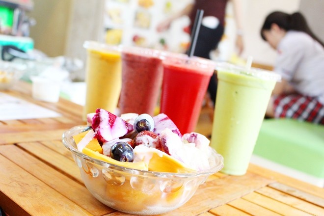 Nhung quan sinh to hut gioi tre Sai Gon hinh anh