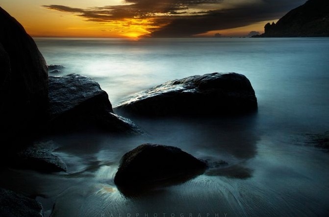 Vịnh Vân Phong cách trung tâm thành phố 40 km, là tập hợp của hơn 40 hòn đảo. Đây là một trong những vịnh biển đẹp nhất Nha Trang. Ảnh: Trungnguyen.