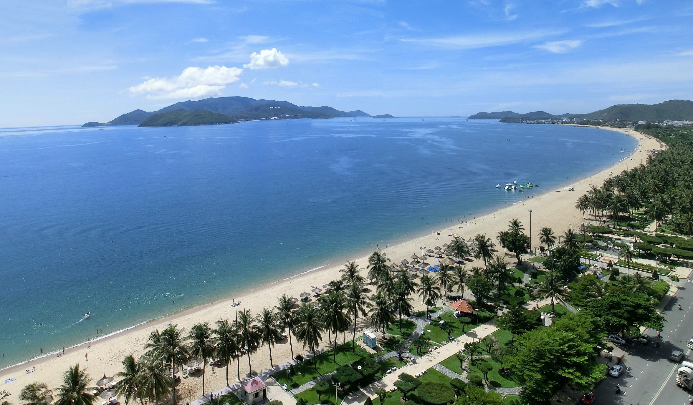 Nhung thanh pho hut du khach cua Viet Nam hinh anh