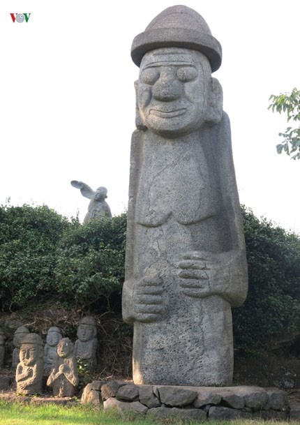 Tượng đá trên đảo Jeju