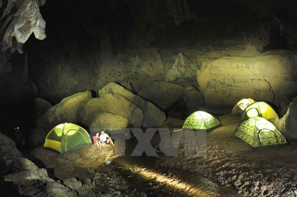 Kham pha ve dep huyen ao cua 'Son Doong thu nho' hinh anh