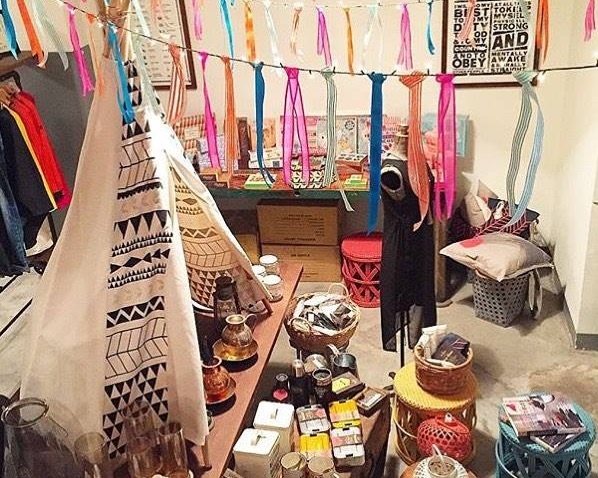 Nhung quan ca phe hut co nang thich mua sam hinh anh