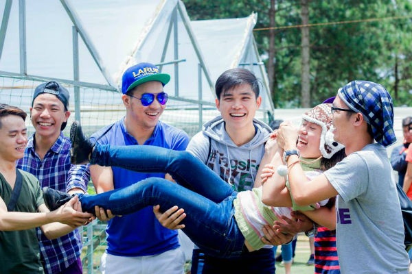 Nhung chuyen di ket noi nguoi tre hinh anh