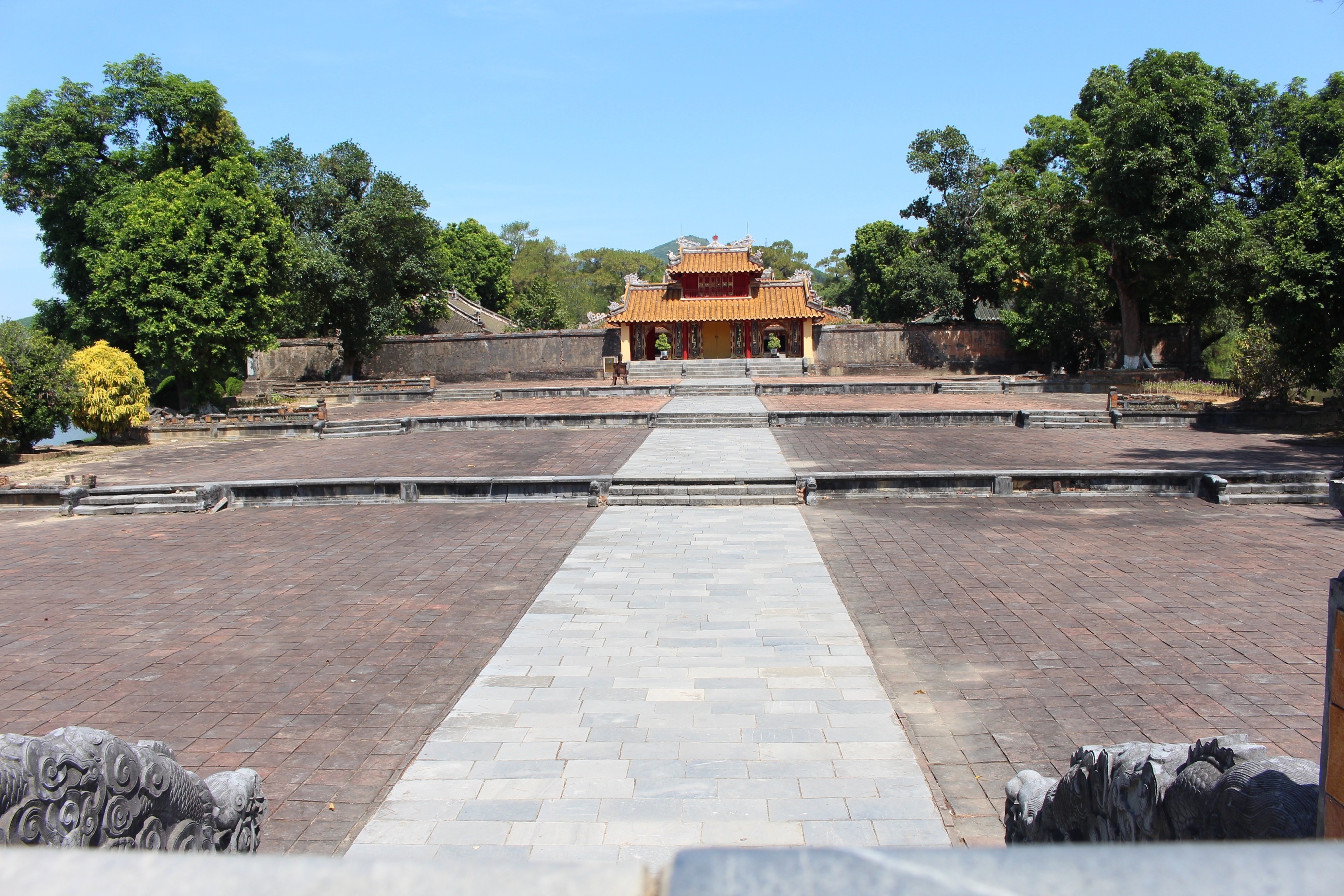 Lang thang Hue mua thu hinh anh