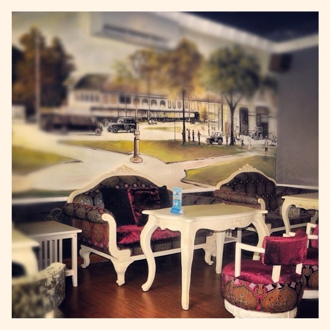 Eleven Cafe – 98 Nguyễn Huệ, Quận 1 Kujuz – 5 Trần Quý Khoách, P. Tân Định, Quận 1