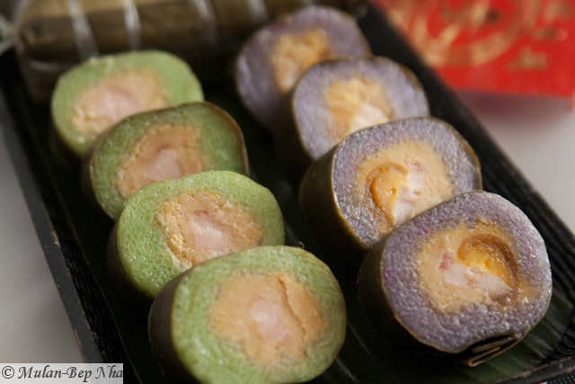 Goi banh tet nhan dau xanh, thit mo truyen thong hinh anh