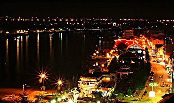 Nghe dan ca tai tu tren ben Ninh Kieu hinh anh