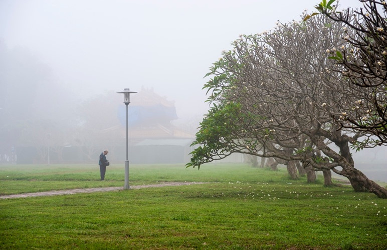 Ngam xu Hue huyen ao,  mong mo trong suong mo,  xu hue trong suong,  ngam hue,  co do anh 9