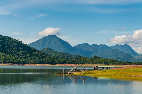 Du lich mien Trung 3 ngay gio To Hung Vuong hinh anh