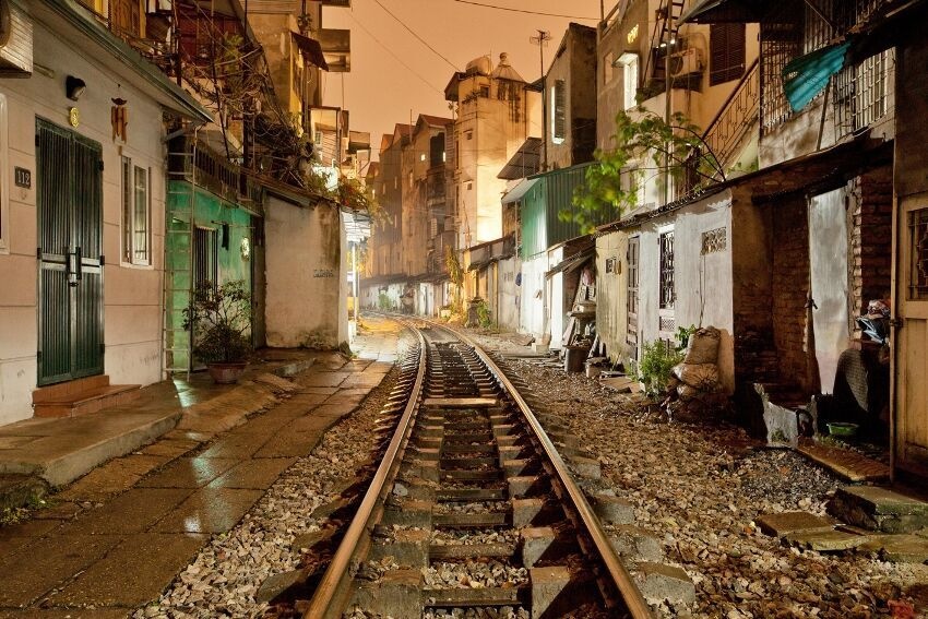 Ha Noi va Hue ve dem qua ong kinh nhiep anh gia Phap hinh anh