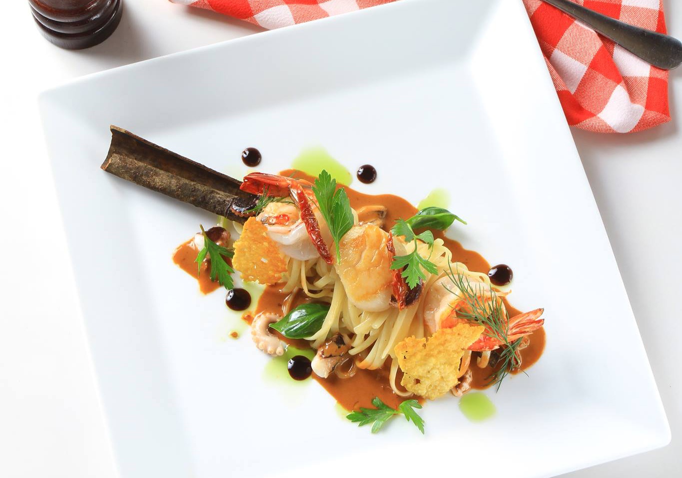 Cach lam mi Y hai san ngon nhu nha hang hinh anh