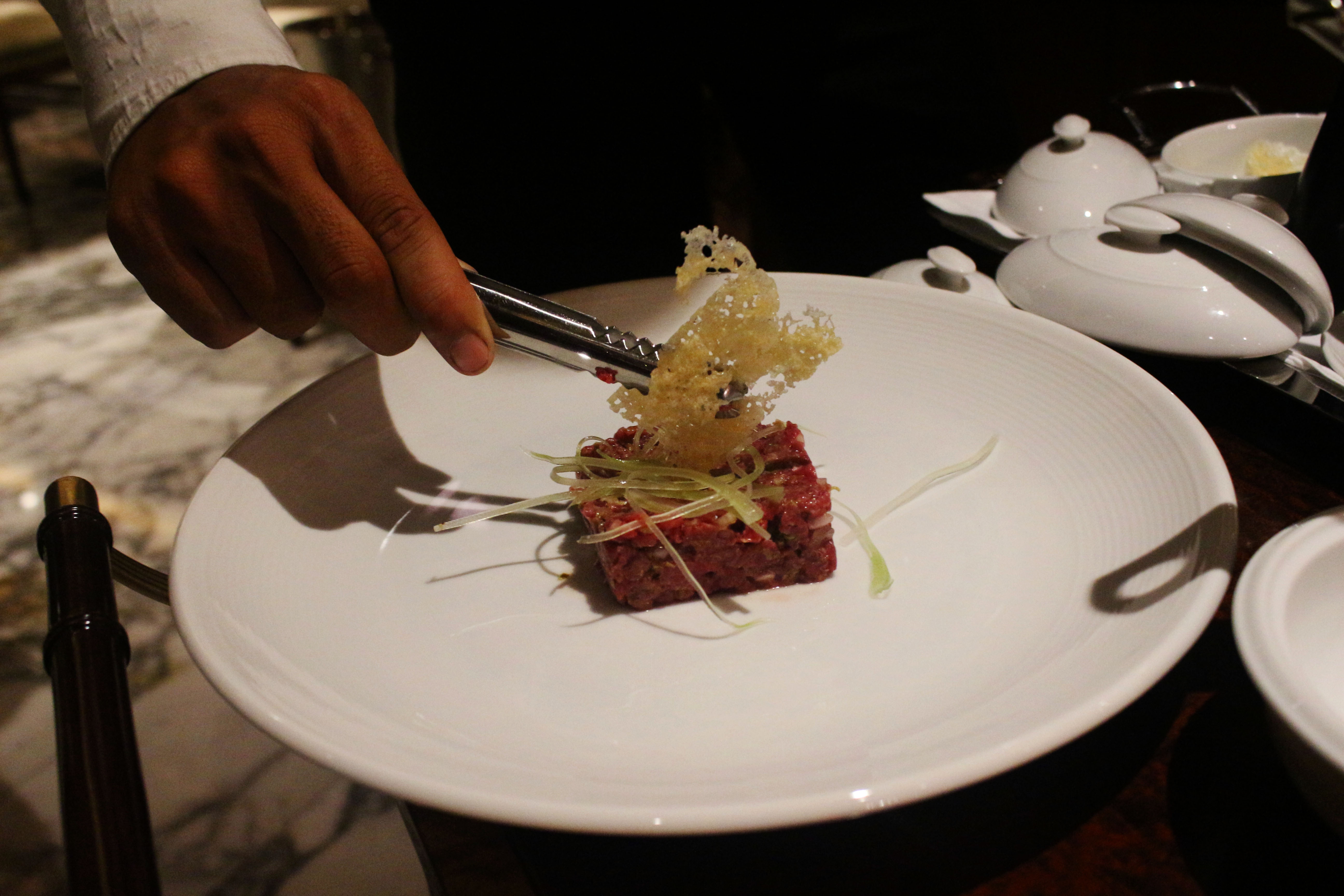 Steak tartare - mon bo song tu Trung A hinh anh