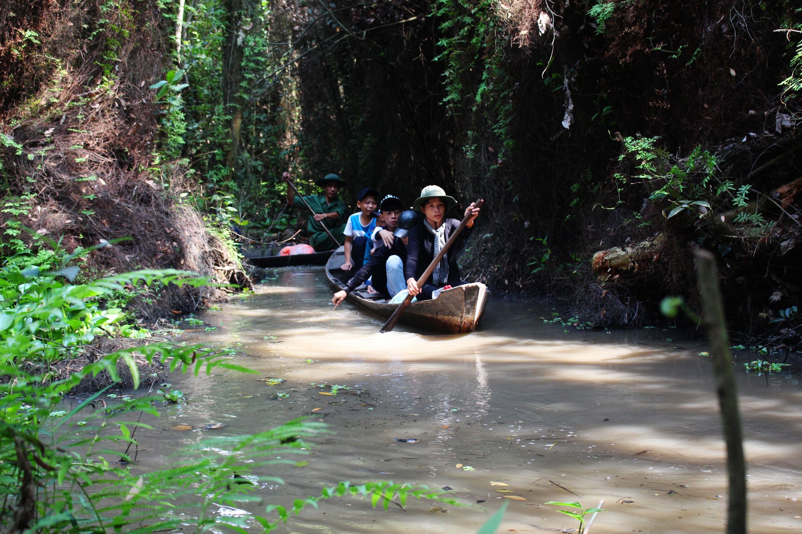 mien tay mua nuoc noi anh 2