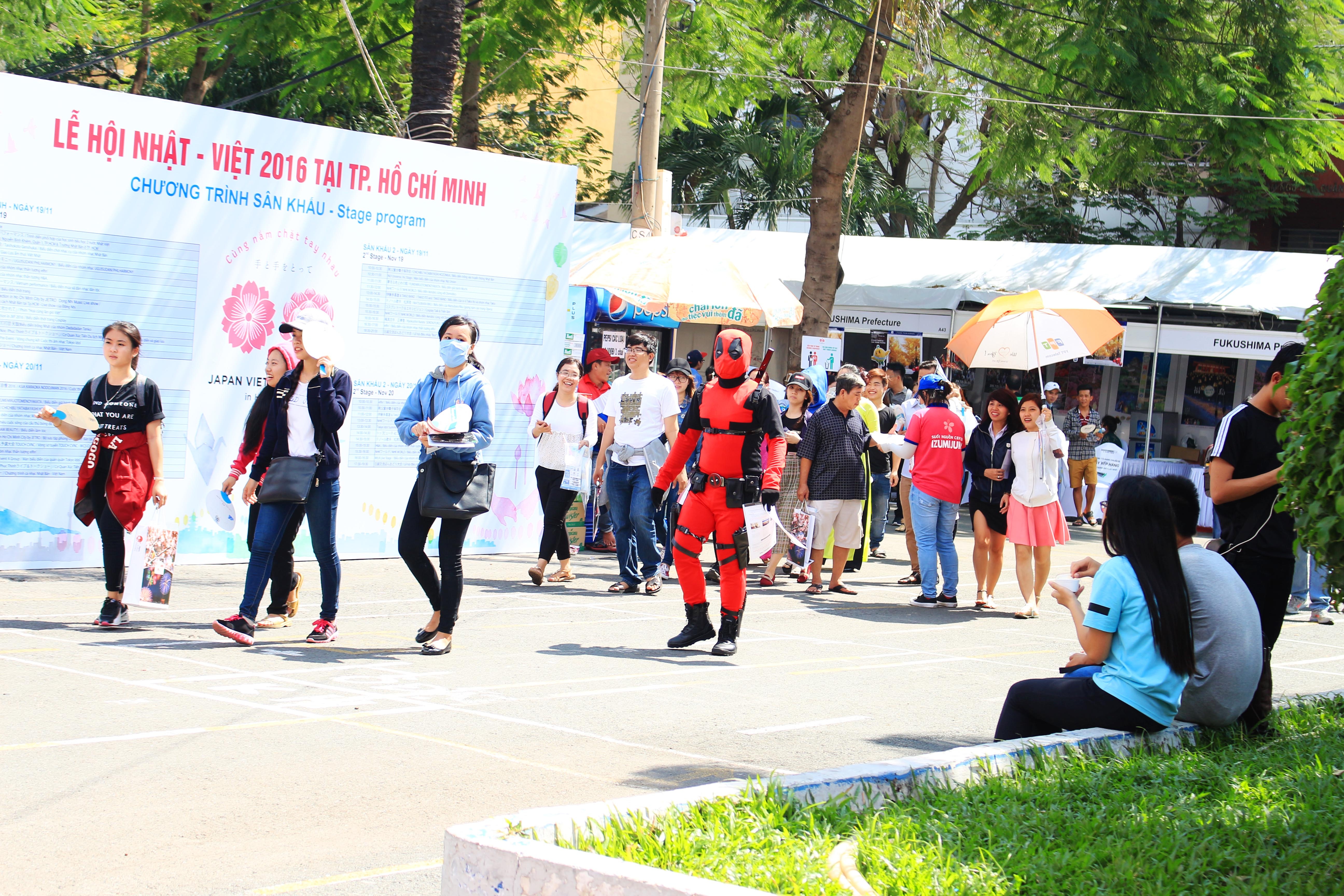 món ngon giá rẻ tại lễ hội Nhật Việt 2016 ảnh 1 mon ngon gia re tai le hoi Nhat Viet 2016 anh 1