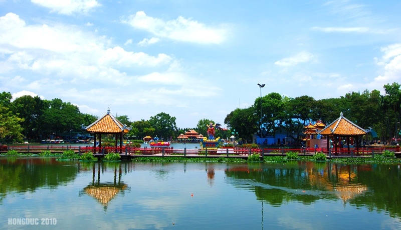 nhung diem vui choi Tet Tay o TP.HCM anh 1