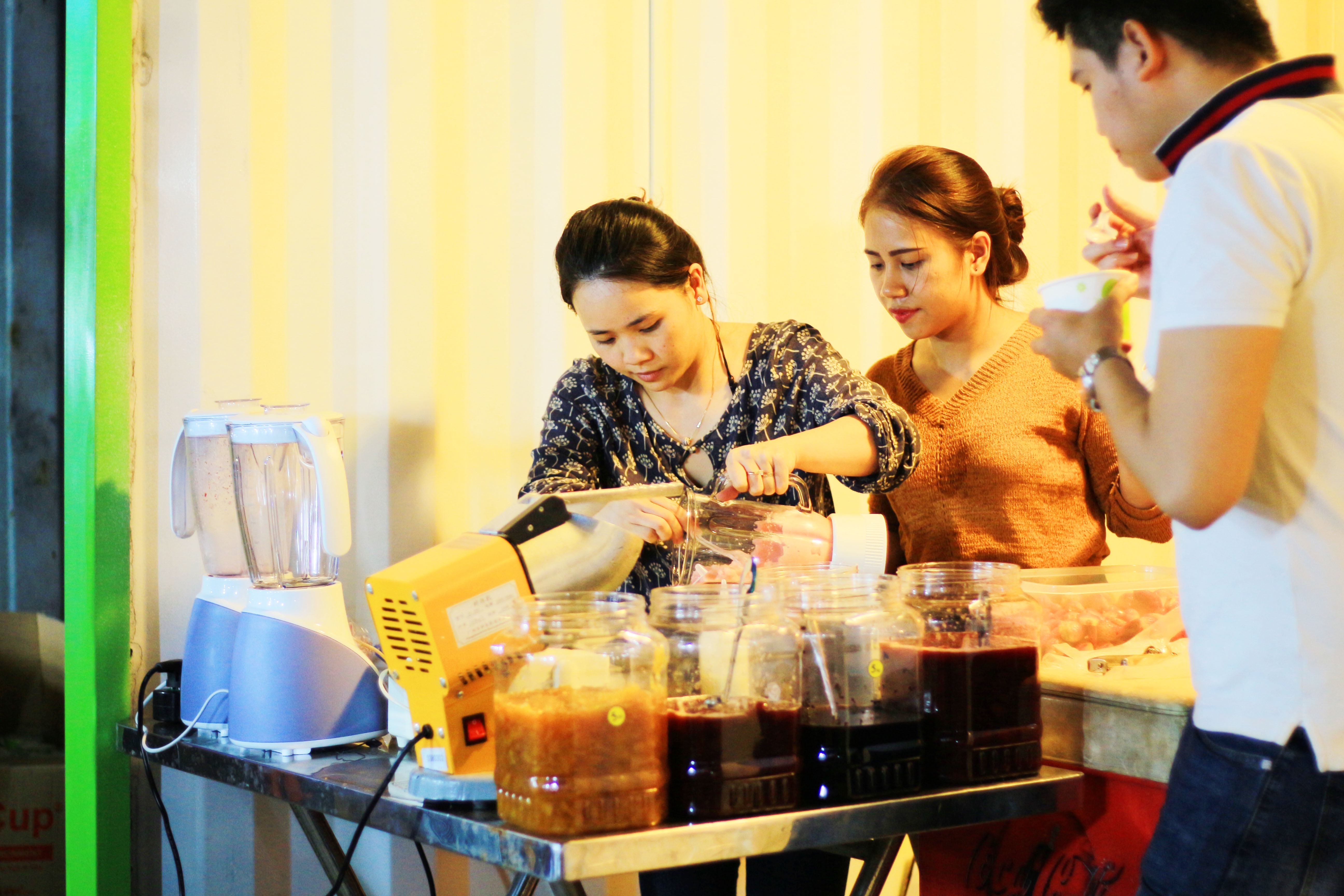 khu mua sắm đêm dành cho giới trẻ ảnh 1 khu mua sam dem danh cho gioi tre anh 1