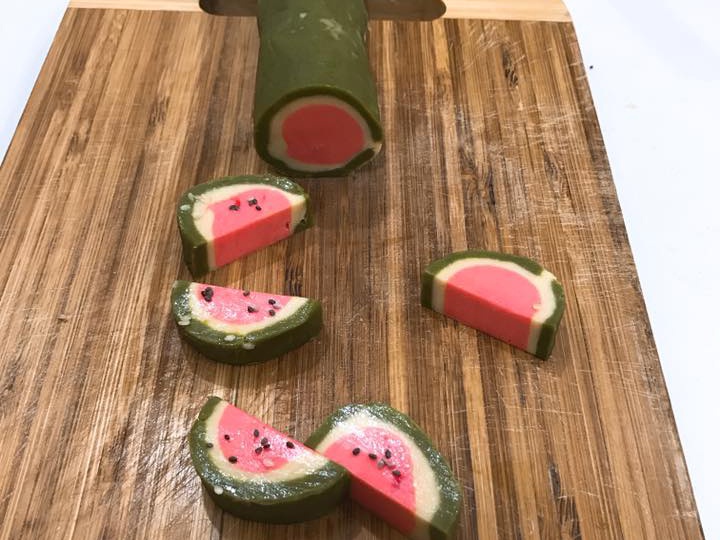 Cach lam banh cookies dua hau dai Tet hinh anh