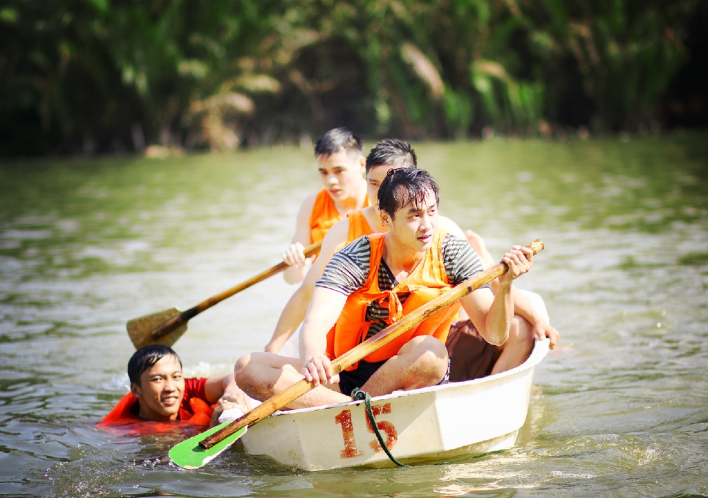 Nhung diem den mat ruoi mot ngay dip Tet gan TP.HCM hinh anh