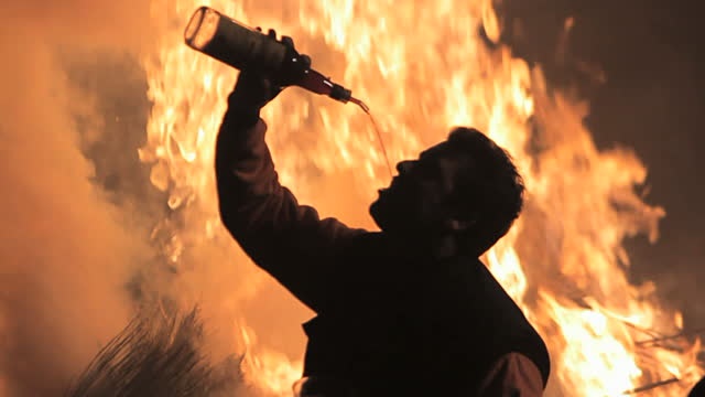 Them mot ca tu vong do ngo doc ruou hinh anh