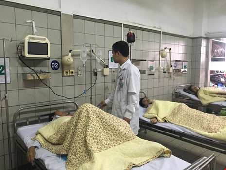Moi ngay, co 4-5 nguoi nhap vien vi sang ruou hinh anh