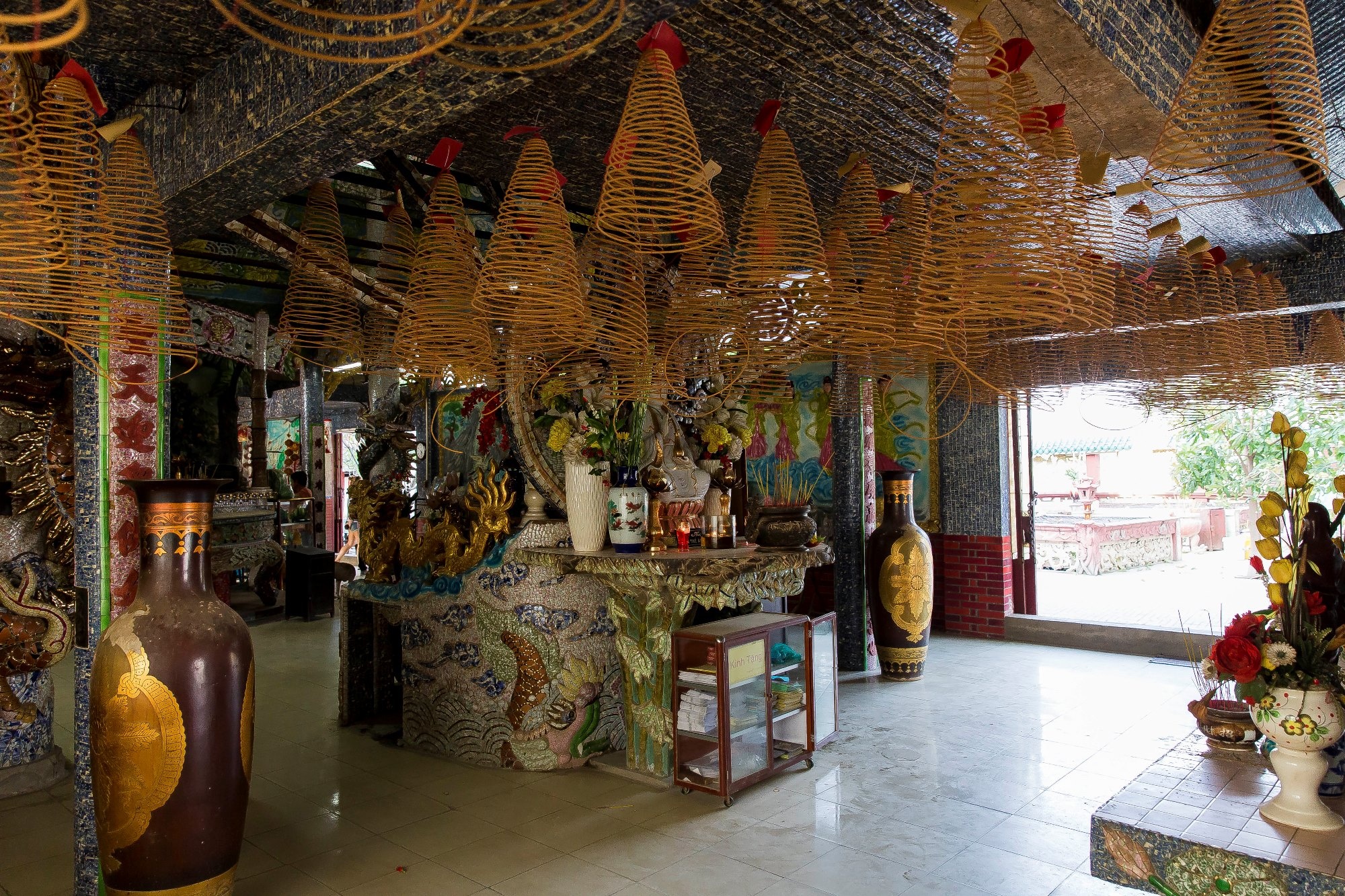 Ngôi miếu nổi duy nhất của Sài Gòn ảnh 7 Ngoi mieu noi duy nhat cua Sai Gon anh 7