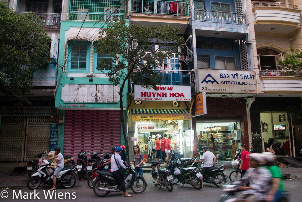 8 xe banh mi mo cua la dong nghit khach o Sai Gon anh 9