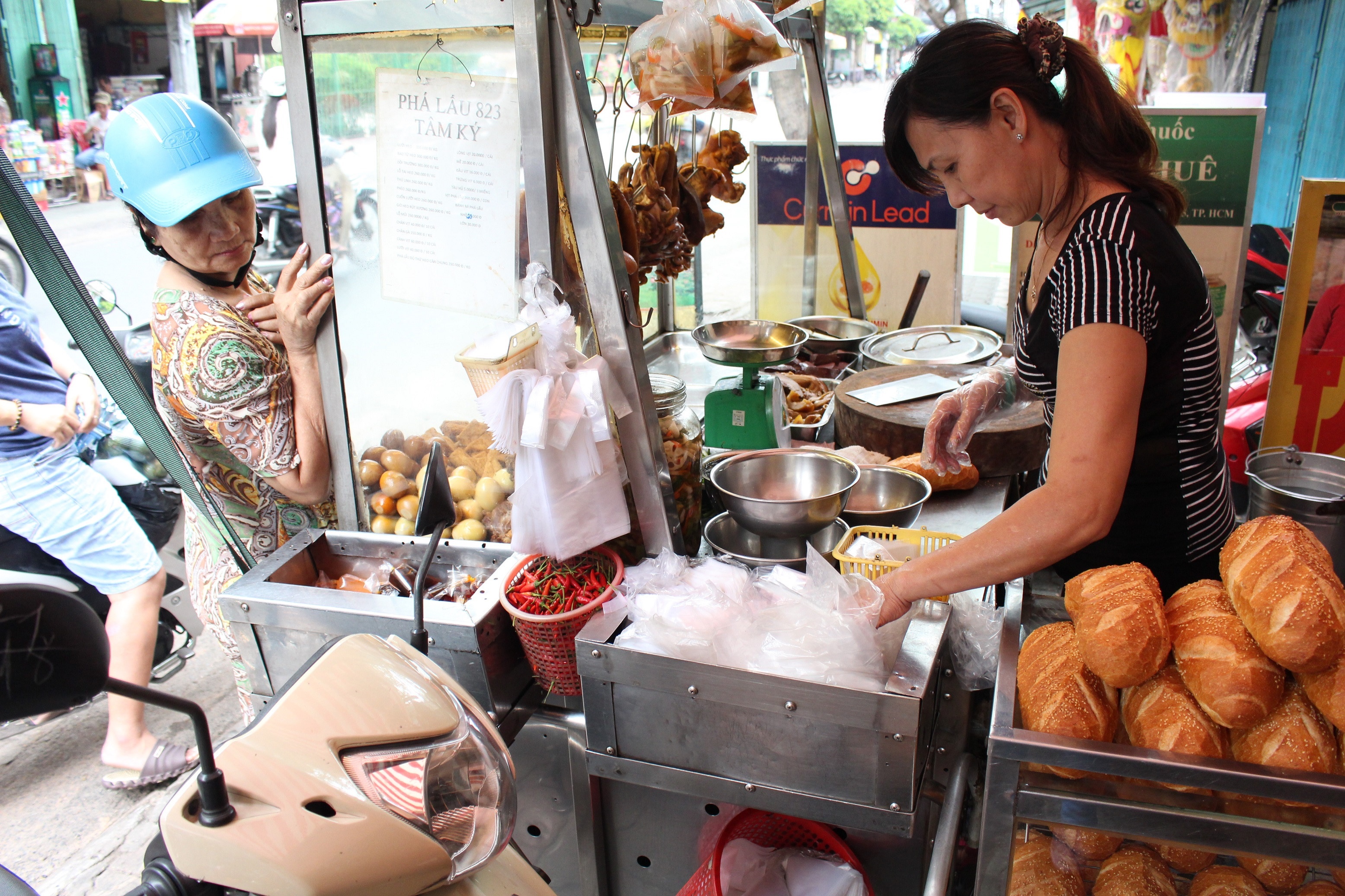 Bánh mì thịt nướng  ảnh 3 Banh mi thit nuong anh 3