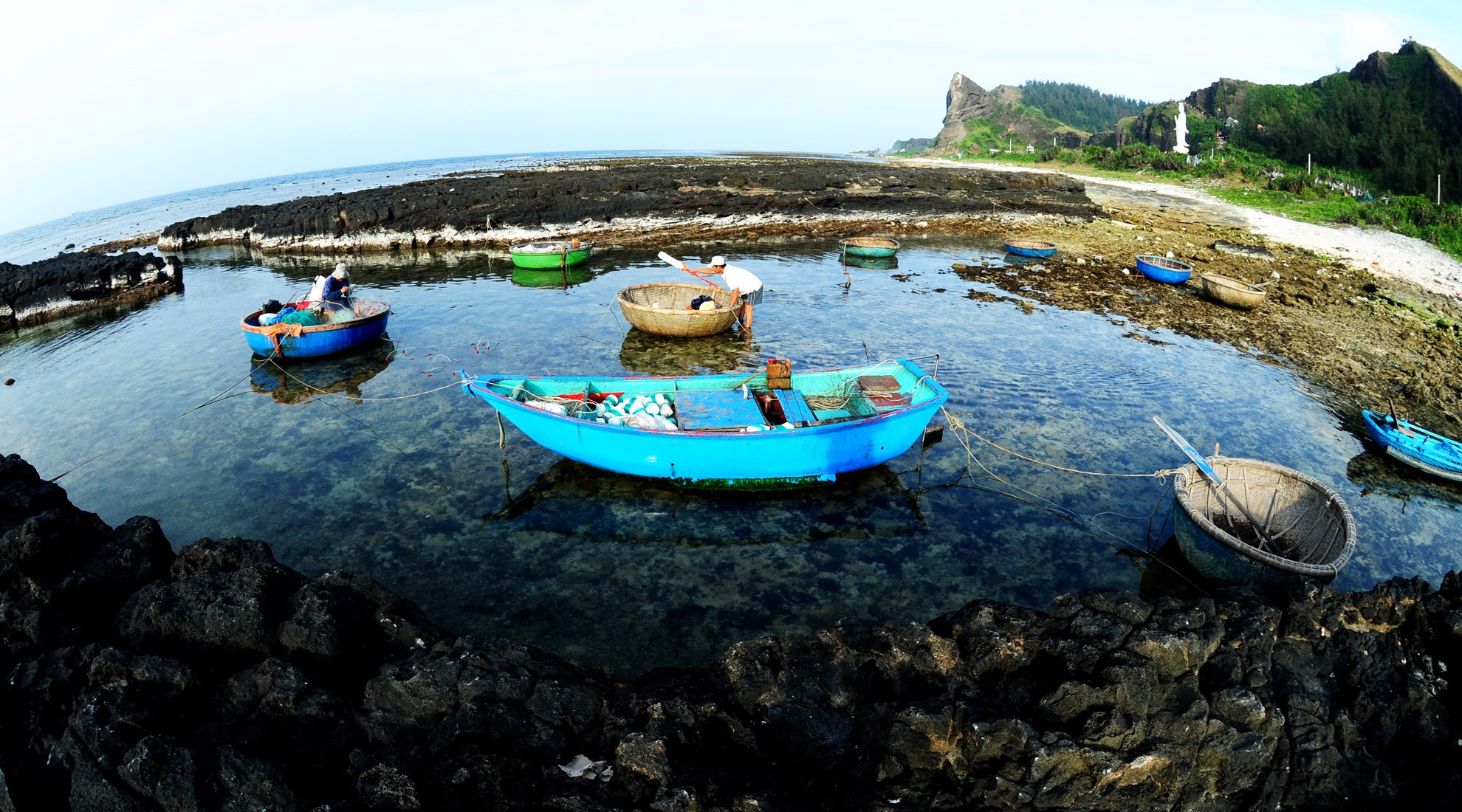 Kham pha 3 hon dao dang hut gioi tre dip he hinh anh