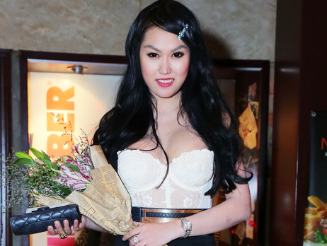 Phi Thanh Van di tiec voi hinh anh bup be ho bao hinh anh