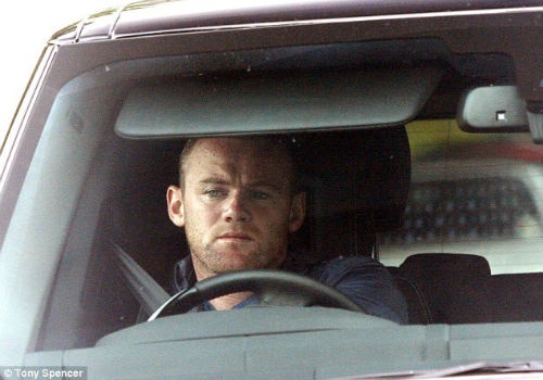 Bo mac Rooney, MU tap trung dam phan mua Fellaini hinh anh