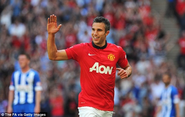 Ryan Giggs danh gia cao Van Persie hinh anh