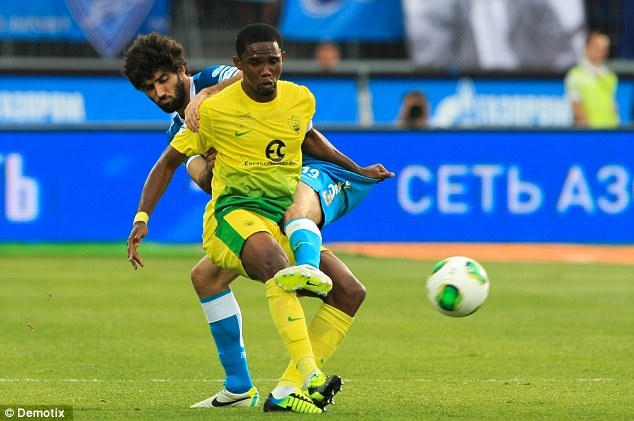 Chelsea ky hop dong voi Eto’o trong 48 gio toi hinh anh