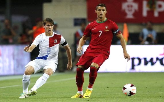 Ronaldo chiu dau giup Bo Dao Nha giu ngoi dau? hinh anh