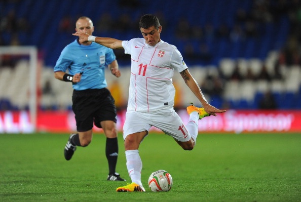 Cu sut trai pha cua Kolarov hinh anh