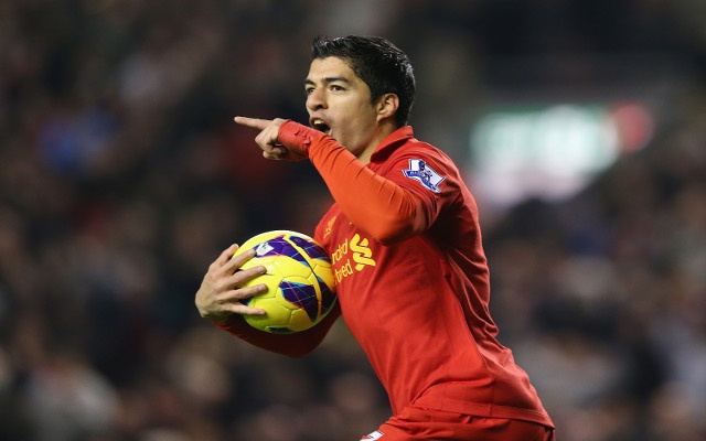 Liverpool don Suarez tro lai: MU hay can trong hinh anh