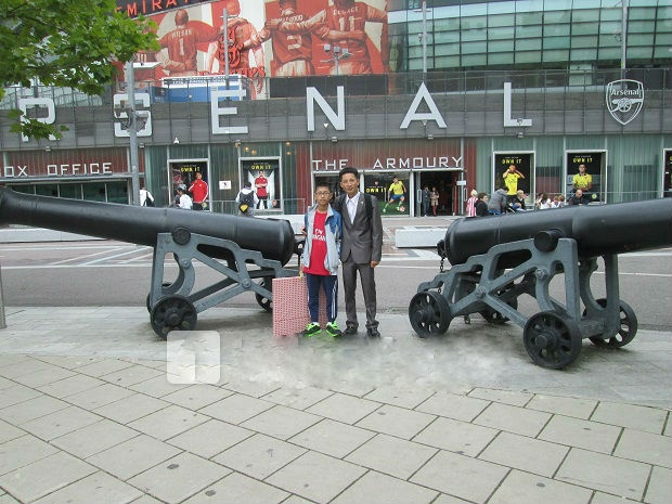 'Running Man 2.0' ve nuoc sau chuyen tham Arsenal hinh anh