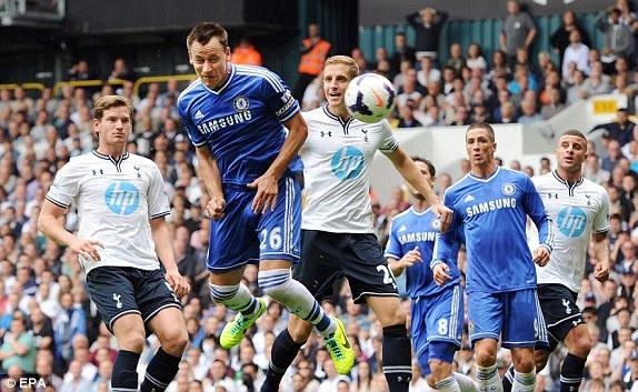 Torres bi duoi, Chelsea vat va cam hoa Tottenham hinh anh