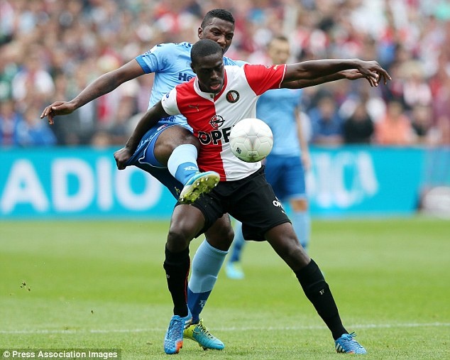 Arsenal tiet lo ke hoach gia co hang thu hinh anh