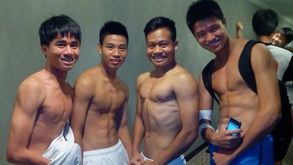 Dan cau thu U19 Viet Nam khoe hinh the ran chac hinh anh