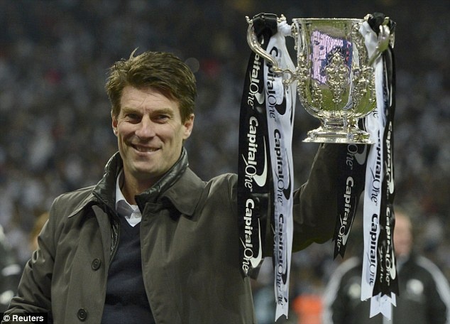 Chelsea tung ket HLV Laudrup hon Mourinho hinh anh