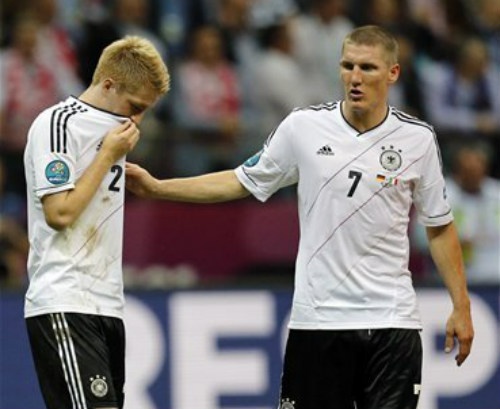 Duc - CH Ireland: 'Co xe tang' dat ve den World Cup 2014 hinh anh