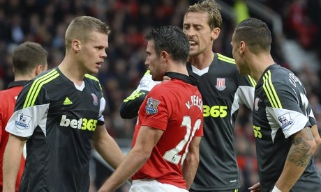 Persie danh nhau trong duong ham o san Old Trafford hinh anh